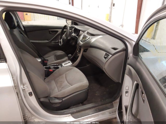 2012 HYUNDAI ELANTRA KMHDH4AE2CU476996 Photo 4