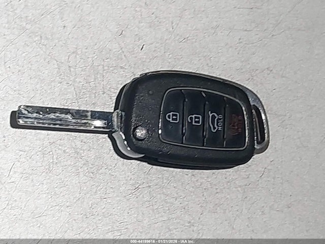 KM8SM4HF8HU186058 Hyundai Santa Fe Se