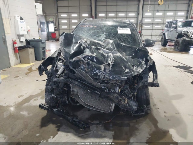 KM8SM4HF8HU186058 Hyundai Santa Fe Se