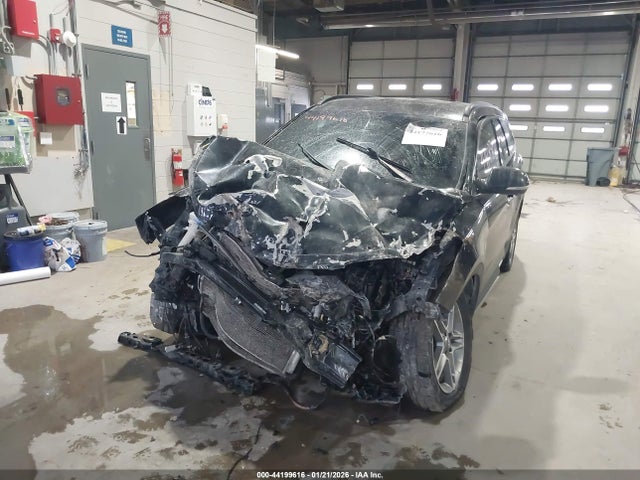 KM8SM4HF8HU186058 Hyundai Santa Fe Se