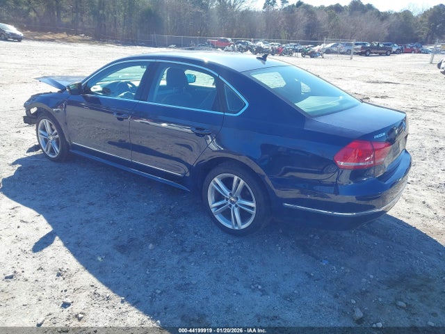 2015 VOLKSWAGEN PASSAT 1VWBV7A37FC085113 Photo 2