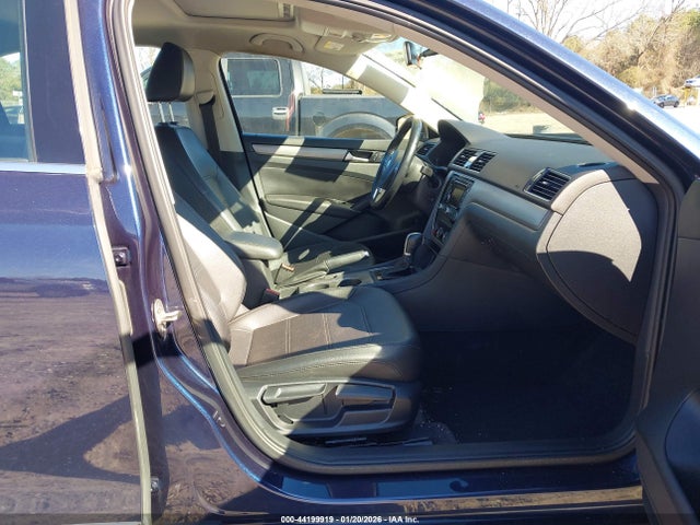 2015 VOLKSWAGEN PASSAT 1VWBV7A37FC085113 Photo 4