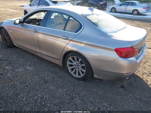 2015 BMW 535I WBA5B3C51FD541582 Photo 2