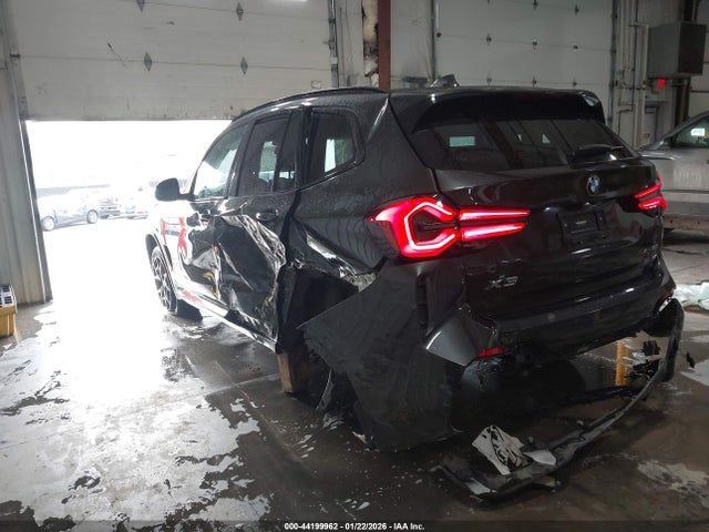 2022 BMW X3 5UX53DP05N9K21881 Photo 2