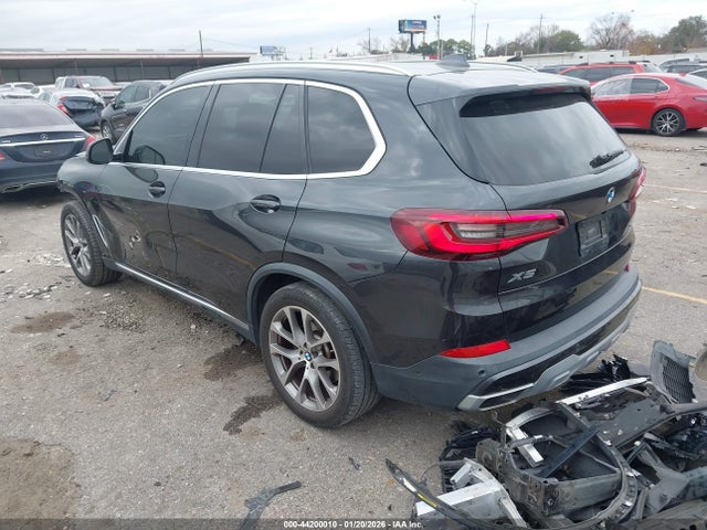 2021 BMW X5 5UXCR6C0XM9F79115 Photo 2