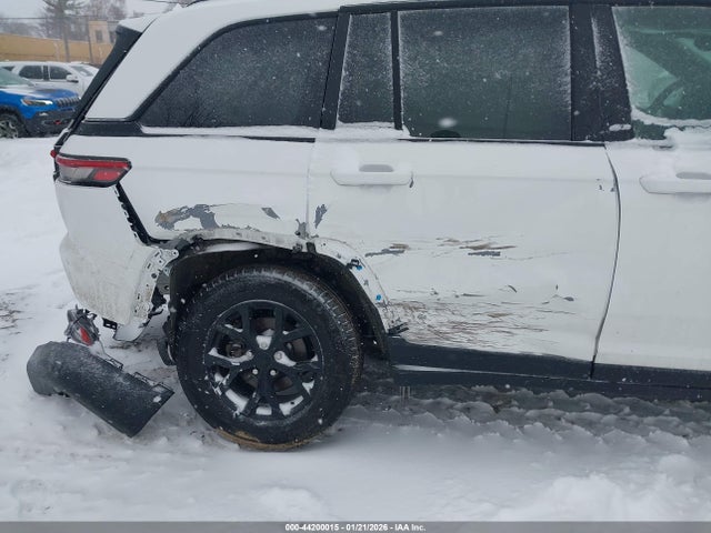 2024 JEEP GRAND CHEROKEE 1C4RJHAG8RC255117 Photo 5