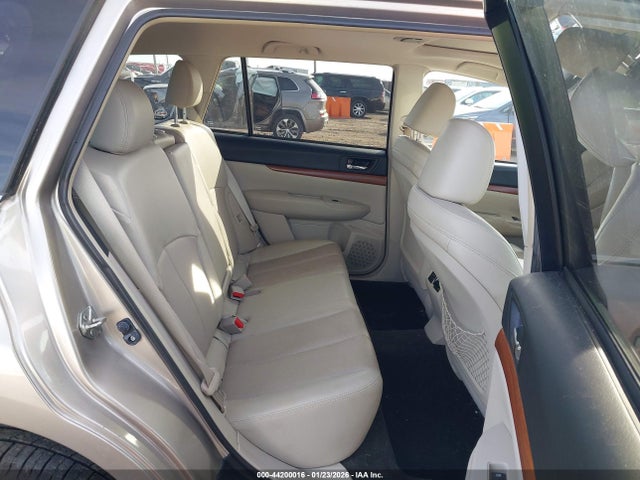 Subaru Outback 2.5i Limited 2014 4S4BRCLC8E3236290 Image 8