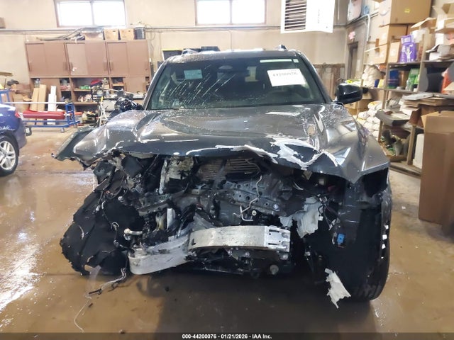 2025 Toyota 4runner Sr5 მანქანა იყიდება აუქციონზე, vin: JTEVA5BR6S5036241, აუქციონის ნომერი: 44200076