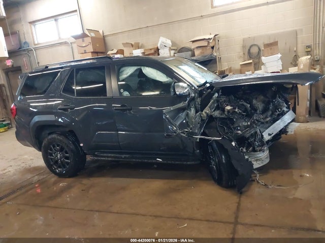 2025 Toyota 4runner Sr5 მანქანა იყიდება აუქციონზე, vin: JTEVA5BR6S5036241, აუქციონის ნომერი: 44200076