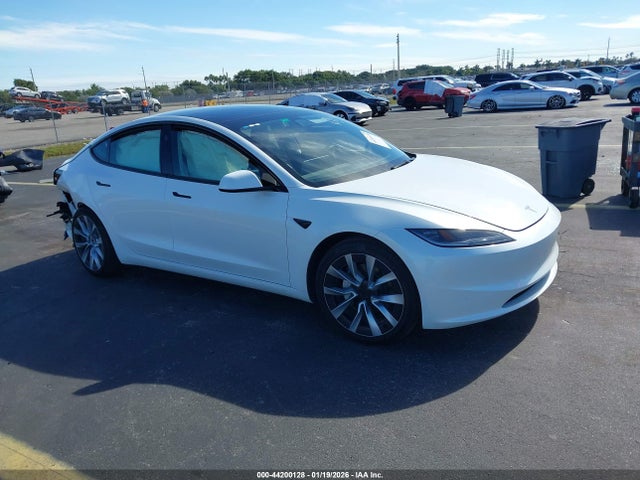 2024 TESLA MODEL 3 5YJ3E1EA8RF750623 Photo 0