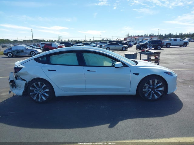 5YJ3E1EA8RF750623 Tesla MODEL 3
