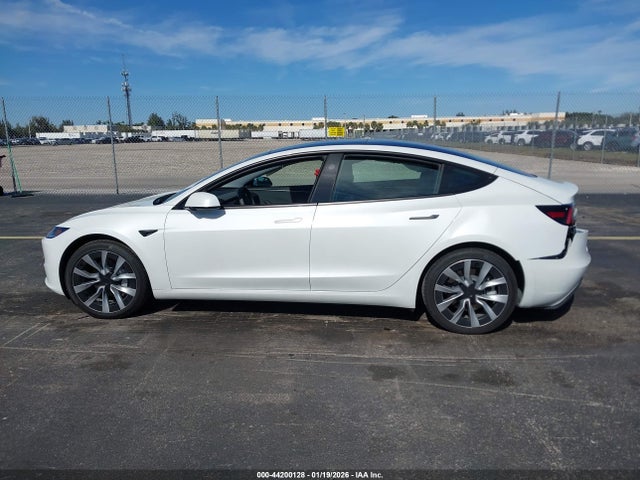 5YJ3E1EA8RF750623 Tesla MODEL 3
