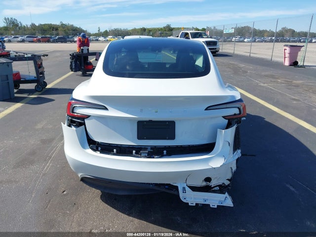 5YJ3E1EA8RF750623 Tesla MODEL 3