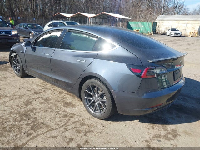 44200132 :رقم المزاد ، 5YJ3E1EA0KF464254 vin ، 2019 Tesla Model 3 مزاد بيع