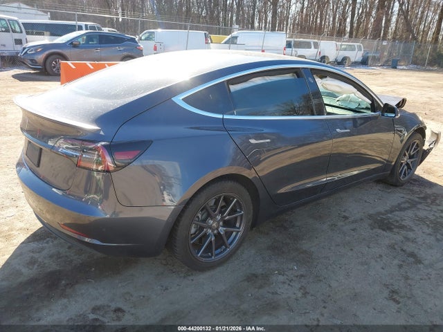 44200132 :رقم المزاد ، 5YJ3E1EA0KF464254 vin ، 2019 Tesla Model 3 مزاد بيع