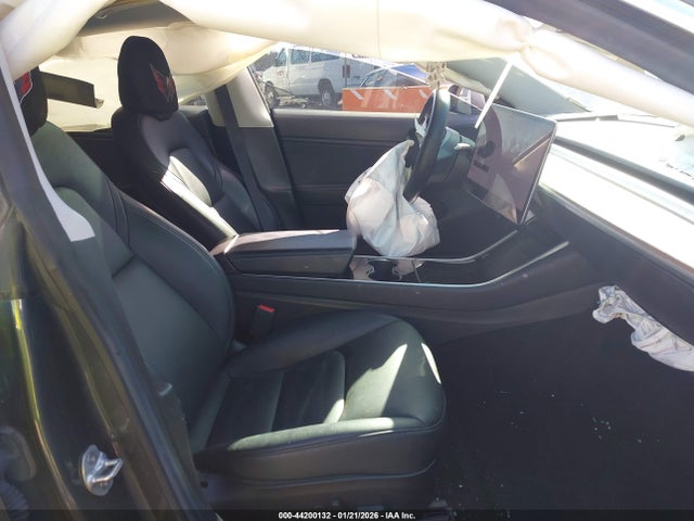 44200132 :رقم المزاد ، 5YJ3E1EA0KF464254 vin ، 2019 Tesla Model 3 مزاد بيع
