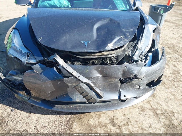 44200132 :رقم المزاد ، 5YJ3E1EA0KF464254 vin ، 2019 Tesla Model 3 مزاد بيع