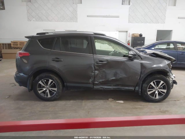 Toyota Rav4 Xle 2017 JTMRFREV7HJ110709 Image 14