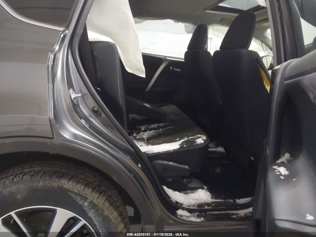 Toyota Rav4 Xle 2017 JTMRFREV7HJ110709 Image 8