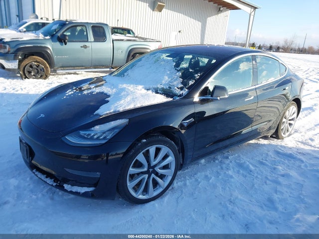2018 TESLA MODEL 3 5YJ3E1EA6JF077061 Photo 1