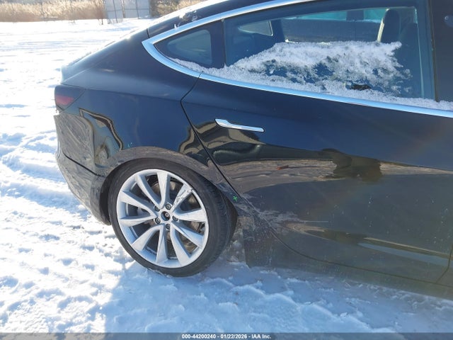 2018 TESLA MODEL 3 5YJ3E1EA6JF077061 Photo 5
