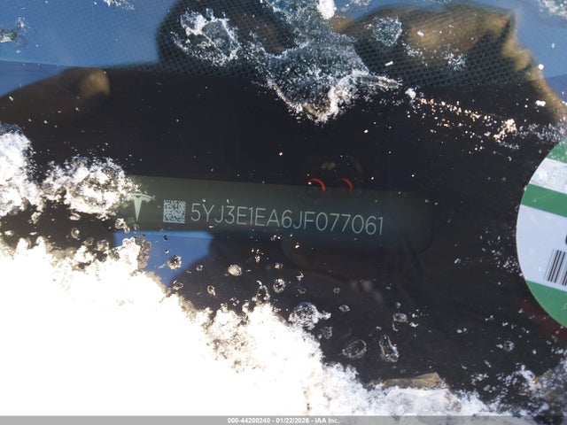 2018 TESLA MODEL 3 5YJ3E1EA6JF077061 Photo 8