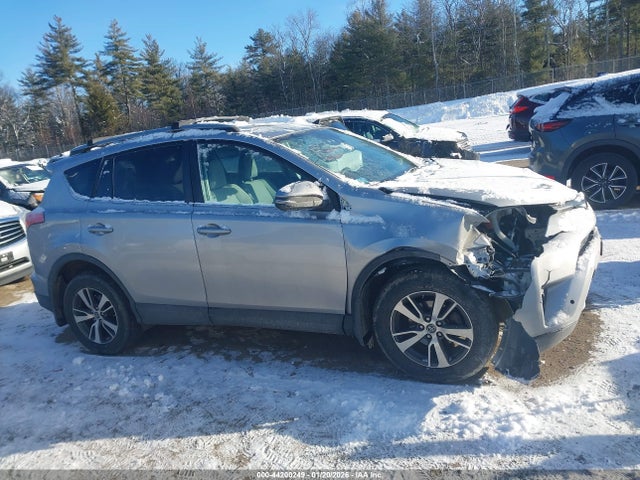 Toyota Rav4 Xle 2017 2T3RFREVXHW612681 Image 14