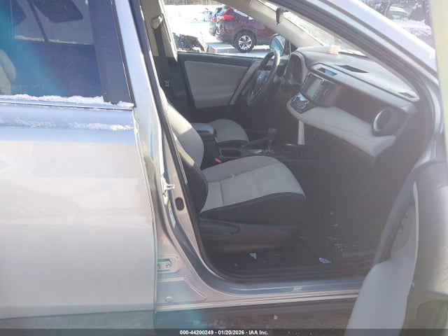 Toyota Rav4 Xle 2017 2T3RFREVXHW612681 Image 5