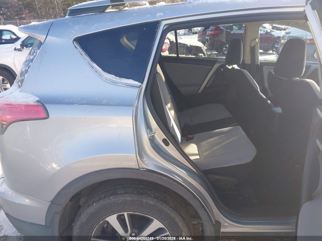 Toyota Rav4 Xle 2017 2T3RFREVXHW612681 Image 8