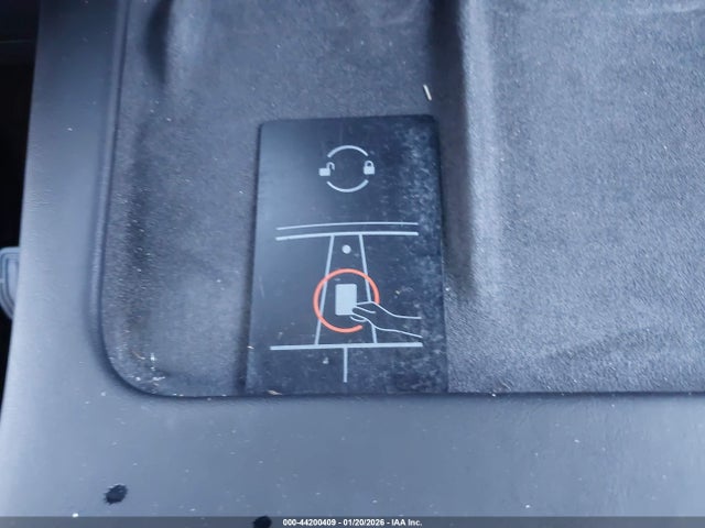 2021 TESLA MODEL Y 5YJYGDEE7MF131024 Photo 10