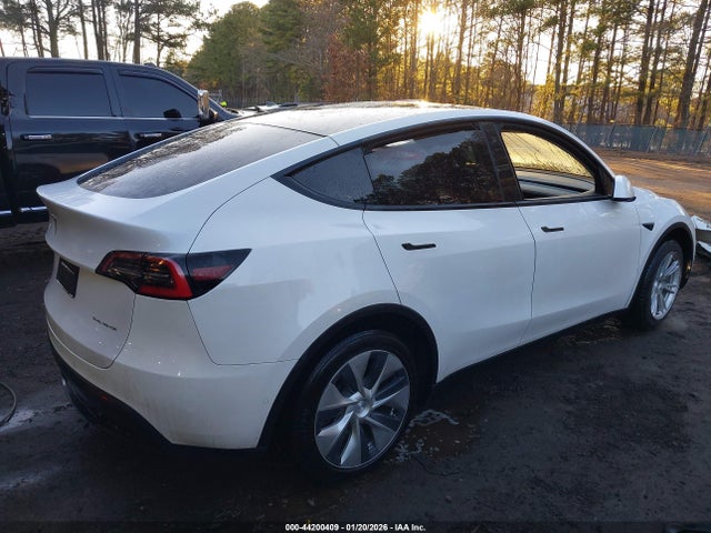 2021 TESLA MODEL Y 5YJYGDEE7MF131024 Photo 3