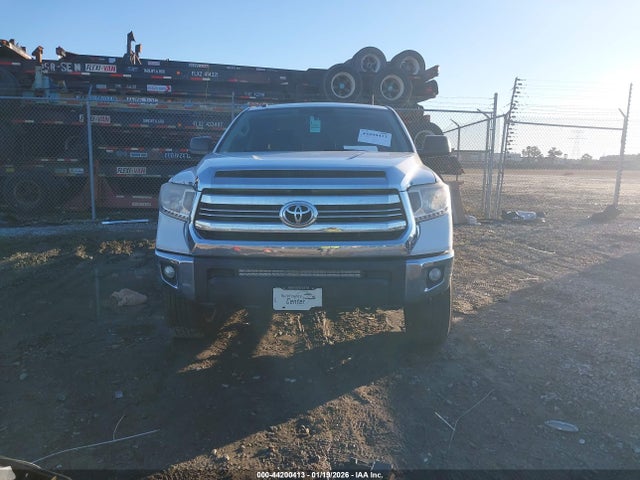5TFDW5F17HX590827 Toyota Tundra Sr5 5.7l V8