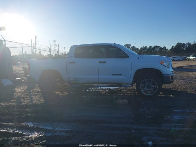 5TFDW5F17HX590827 Toyota Tundra Sr5 5.7l V8