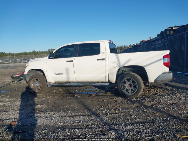 5TFDW5F17HX590827 Toyota Tundra Sr5 5.7l V8