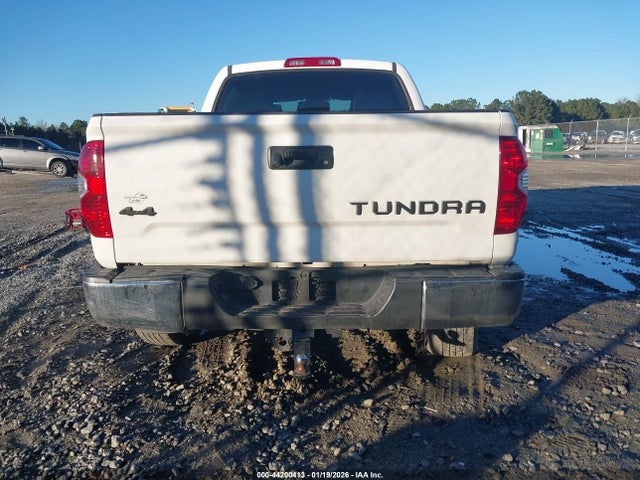 5TFDW5F17HX590827 Toyota Tundra Sr5 5.7l V8