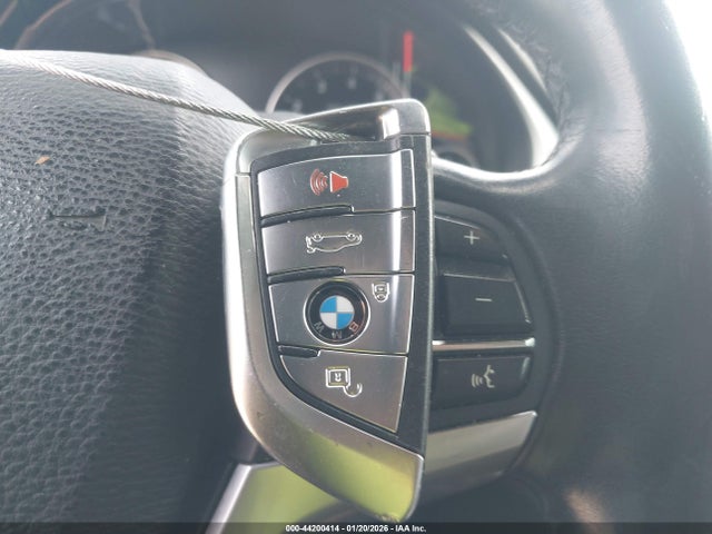 44200414 :رقم المزاد ، 5UXKR2C33H0X03425 vin ، 2017 Bmw X5 Sdrive35i مزاد بيع