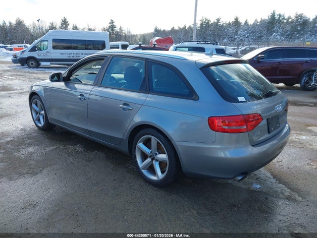 2011 AUDI A4 WAUSFAFL5BA139212 Photo 2