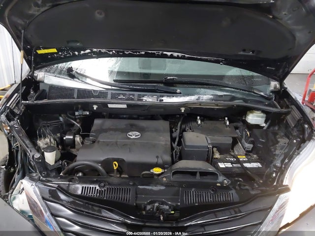 2011 TOYOTA SIENNA 5TDKK3DC2BS052111 Photo 9