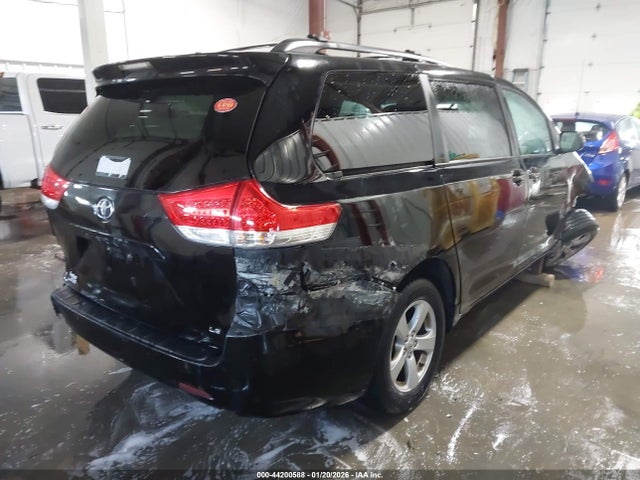 2011 TOYOTA SIENNA 5TDKK3DC2BS052111 Photo 3