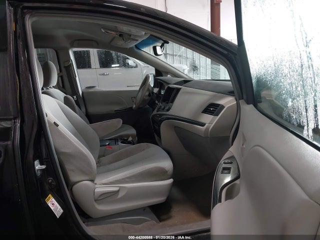 2011 TOYOTA SIENNA 5TDKK3DC2BS052111 Photo 4