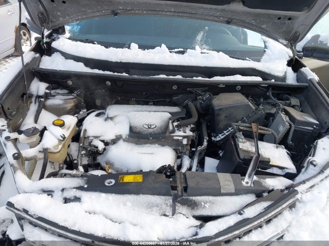 2T3RFREV3FW347048 Toyota Rav4 Xle
