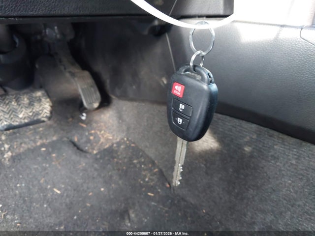 2T3RFREV3FW347048 Toyota Rav4 Xle