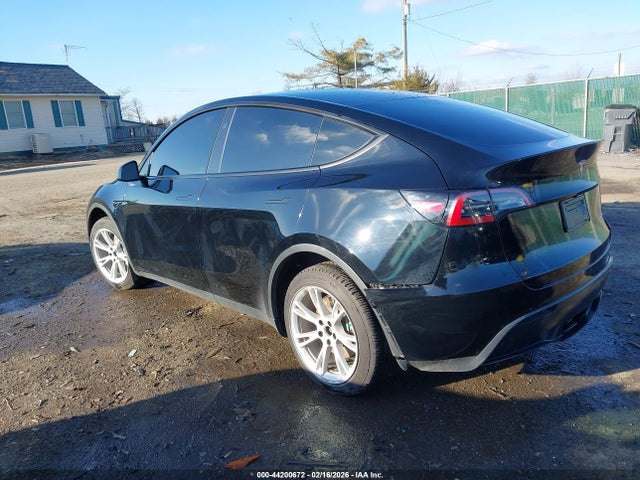 2023 TESLA MODEL Y 7SAYGDEE5PF859190 Photo 2