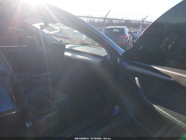 2023 TESLA MODEL Y 7SAYGDEE5PF859190 Photo 4