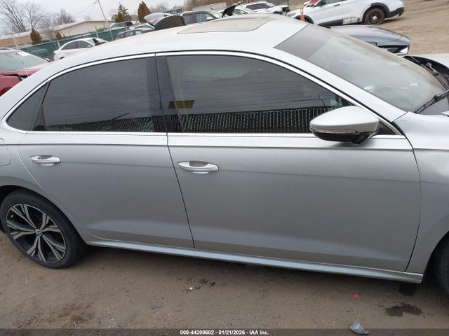 2021 Volkswagen Passat 2.0t Se მანქანა იყიდება აუქციონზე, vin: 1VWSA7A36MC013750, აუქციონის ნომერი: 44200682