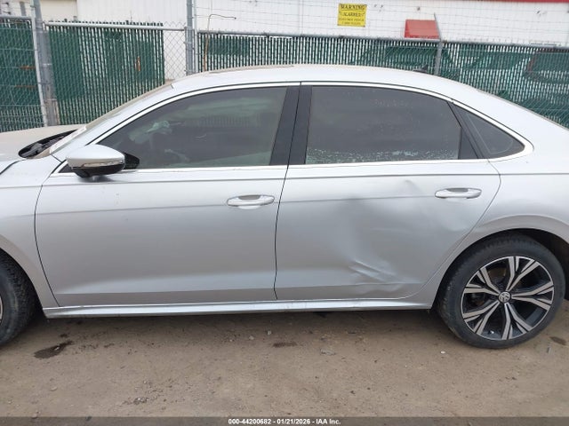 2021 Volkswagen Passat 2.0t Se მანქანა იყიდება აუქციონზე, vin: 1VWSA7A36MC013750, აუქციონის ნომერი: 44200682