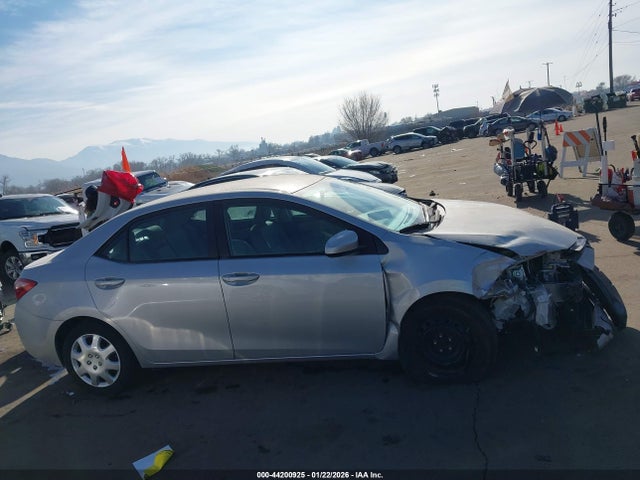 2T1BURHE8JC030260 Toyota COROLLA LE