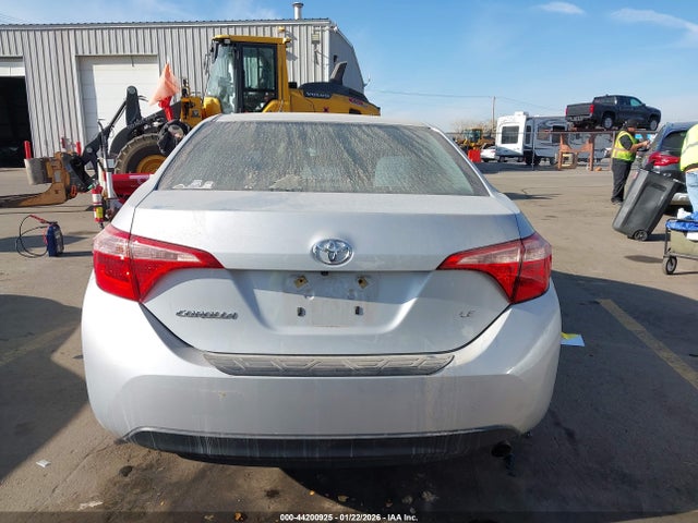 2T1BURHE8JC030260 Toyota COROLLA LE