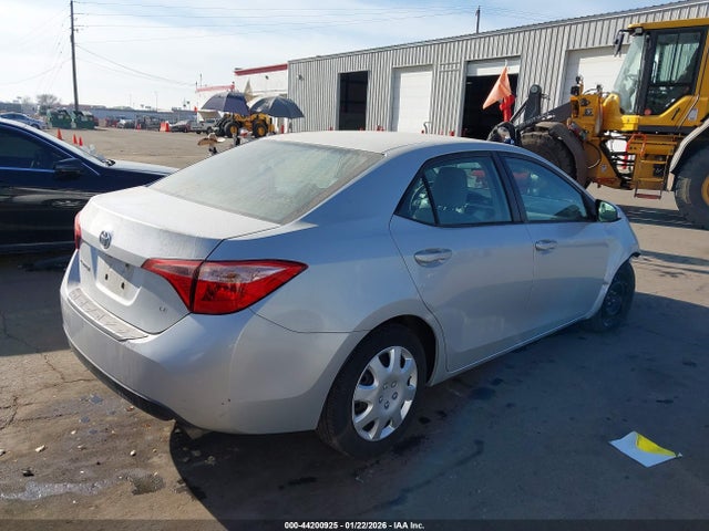 2T1BURHE8JC030260 Toyota COROLLA LE