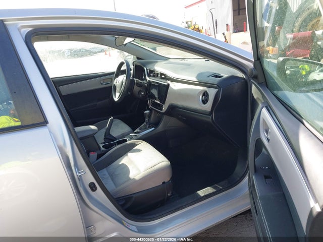 2T1BURHE8JC030260 Toyota COROLLA LE